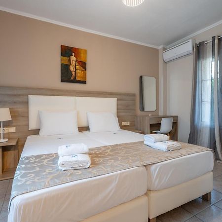 Planos Beach Hotel Extérieur photo
