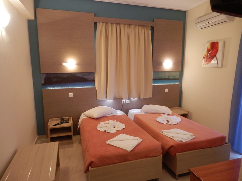 Planos Beach Hotel Extérieur photo